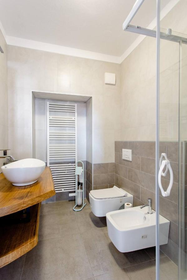 B&B Benvenuti Al Nord Borgomanero Bagian luar foto